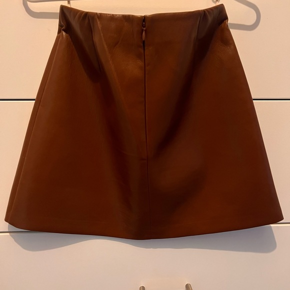 Wilfred’s classic mini in vegan leather - Picture 4 of 5